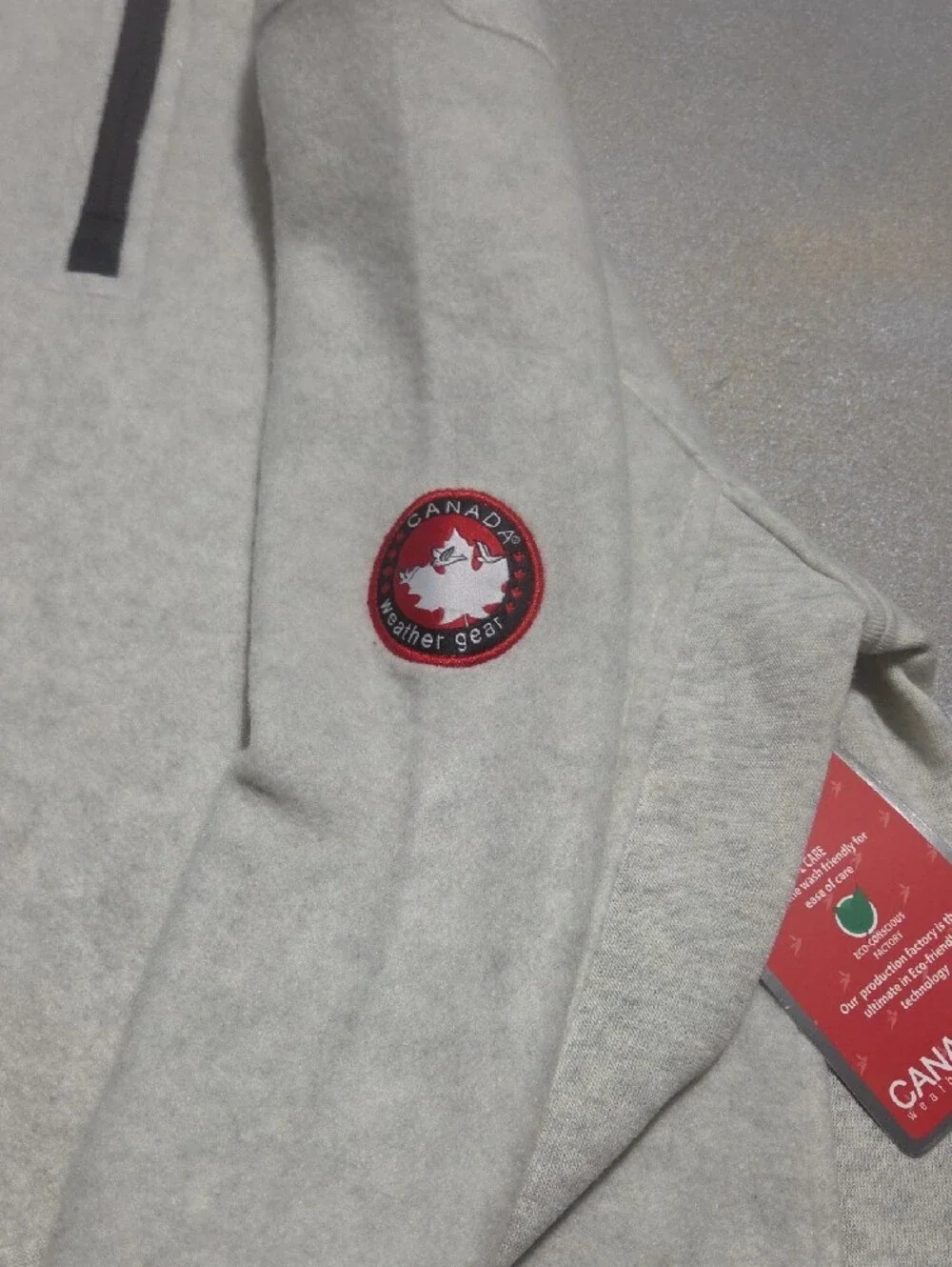Canada Goose Men's Cream Half-Zip Fleece Pullover with Contrast Trim